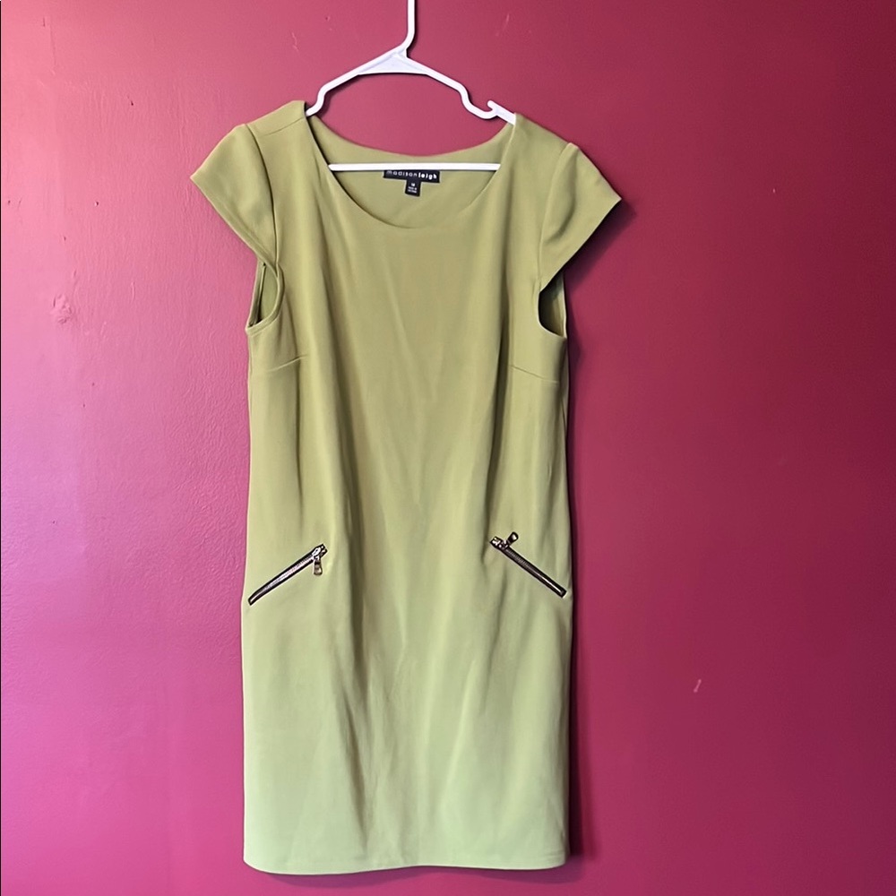 Madison Leigh Green Sheath Dress Cap Sleeve Crew Neck